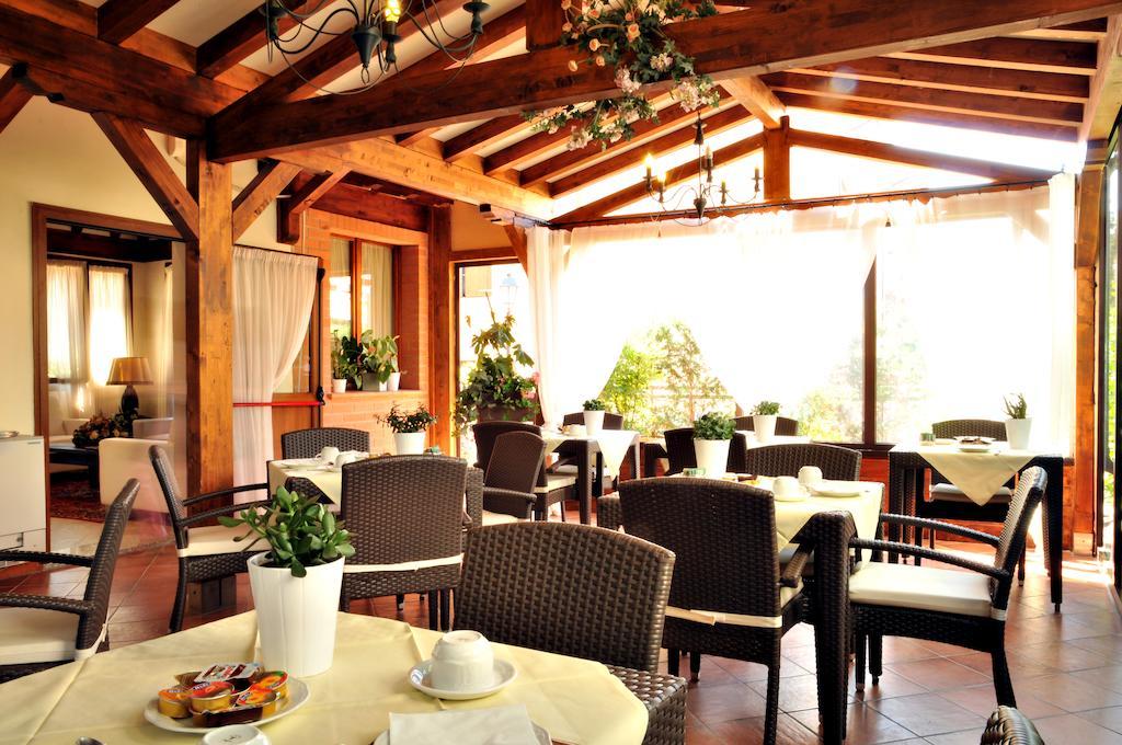 Hotel Ferro Di Cavallo パヴッロ・ネル・フリニャーノ エクステリア 写真