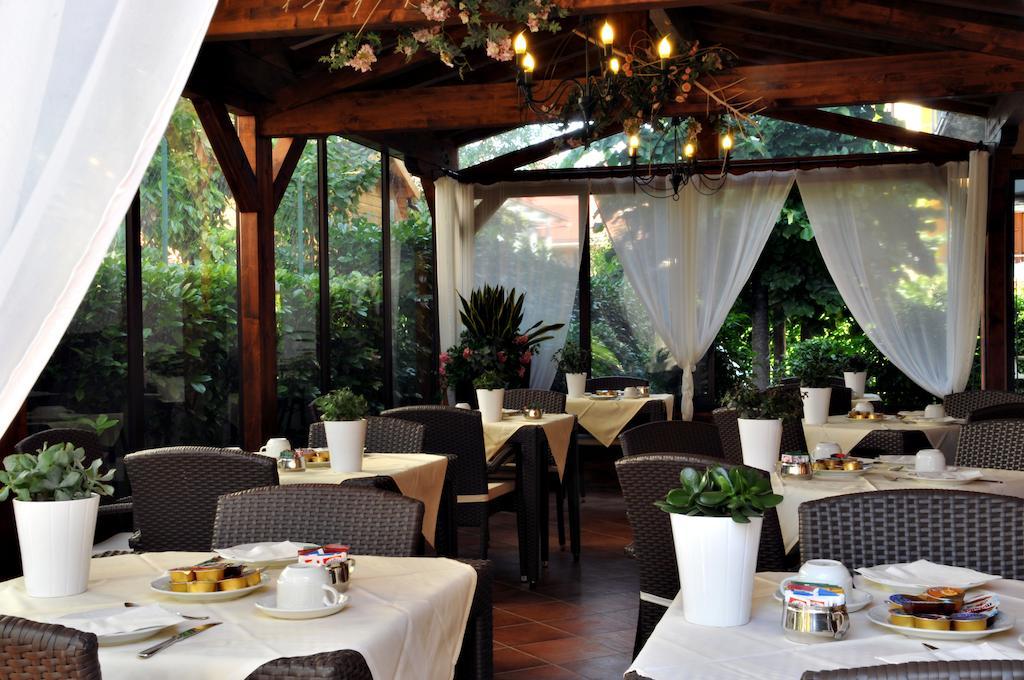 Hotel Ferro Di Cavallo パヴッロ・ネル・フリニャーノ 部屋 写真