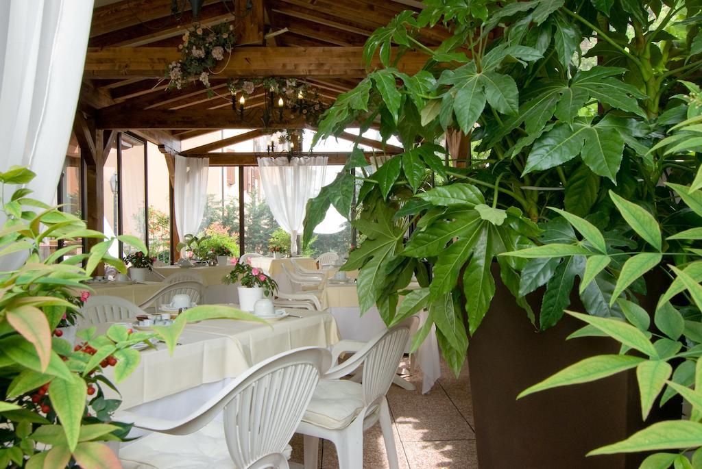 Hotel Ferro Di Cavallo パヴッロ・ネル・フリニャーノ エクステリア 写真
