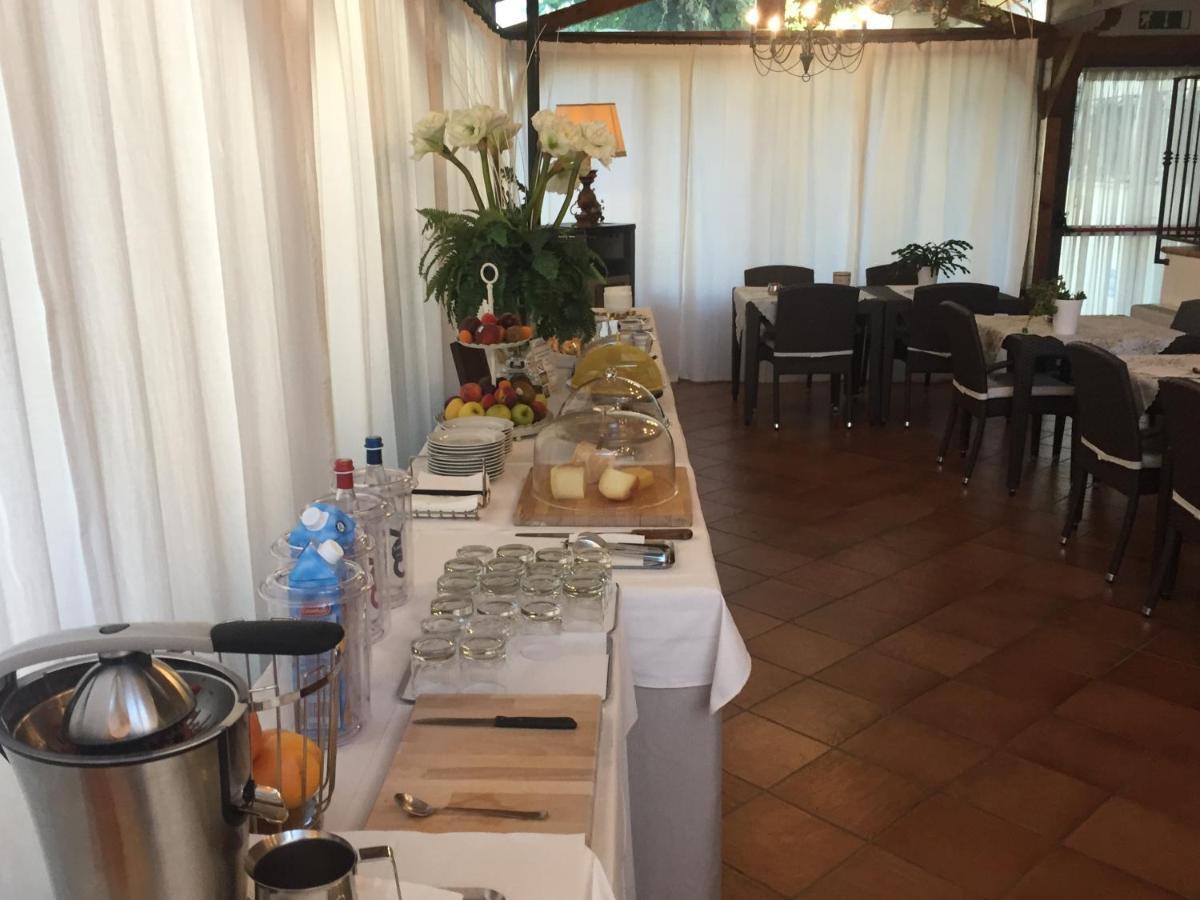 Hotel Ferro Di Cavallo パヴッロ・ネル・フリニャーノ エクステリア 写真
