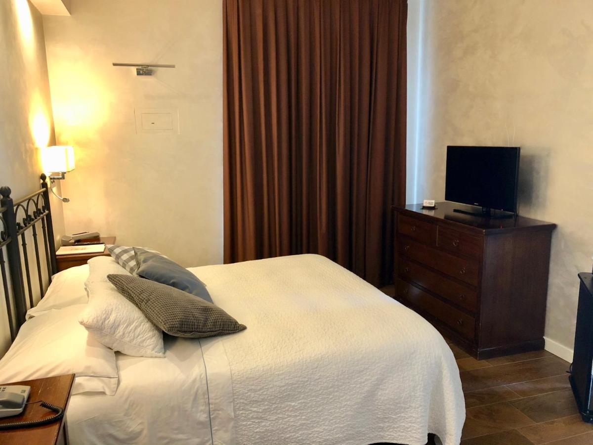 Hotel Ferro Di Cavallo パヴッロ・ネル・フリニャーノ エクステリア 写真