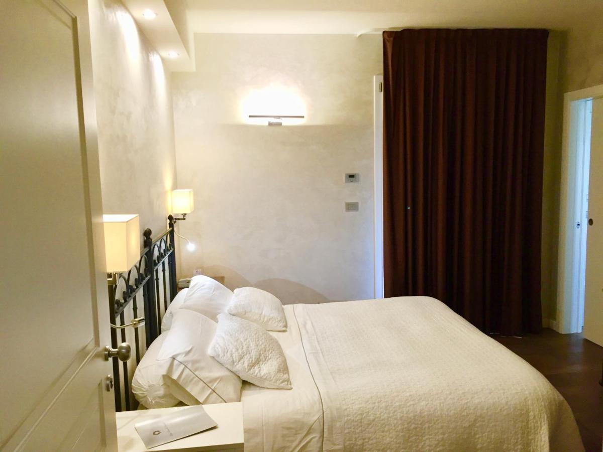 Hotel Ferro Di Cavallo パヴッロ・ネル・フリニャーノ エクステリア 写真