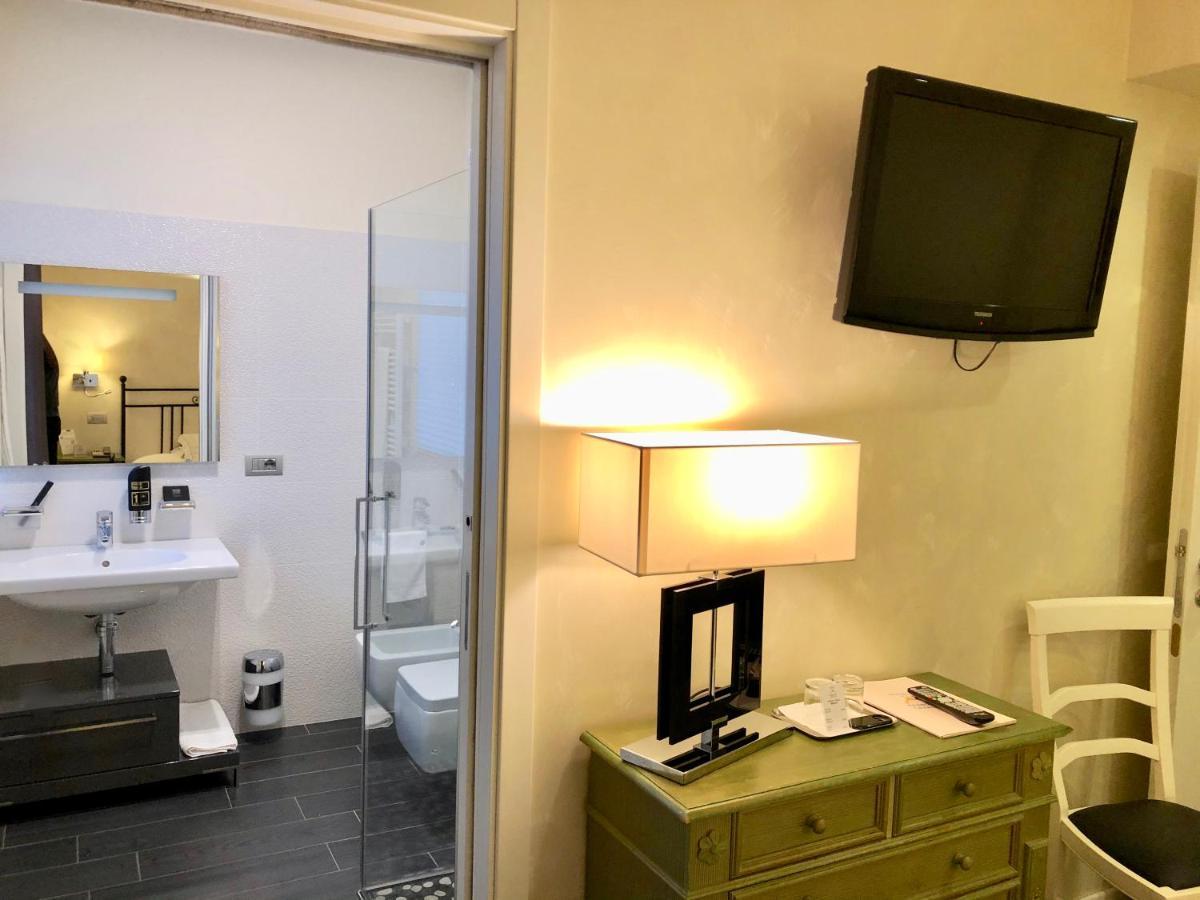 Hotel Ferro Di Cavallo パヴッロ・ネル・フリニャーノ エクステリア 写真
