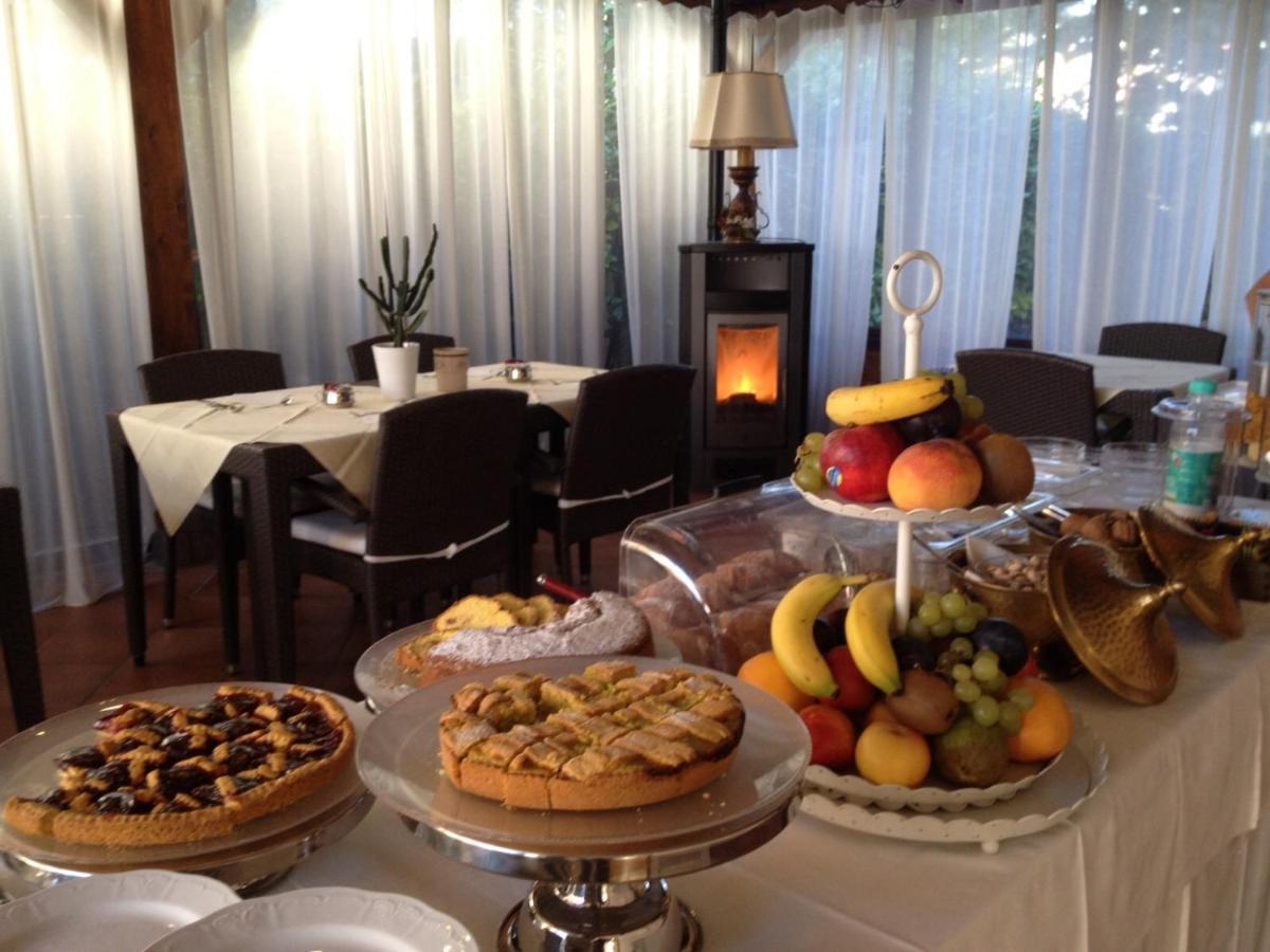 Hotel Ferro Di Cavallo パヴッロ・ネル・フリニャーノ エクステリア 写真