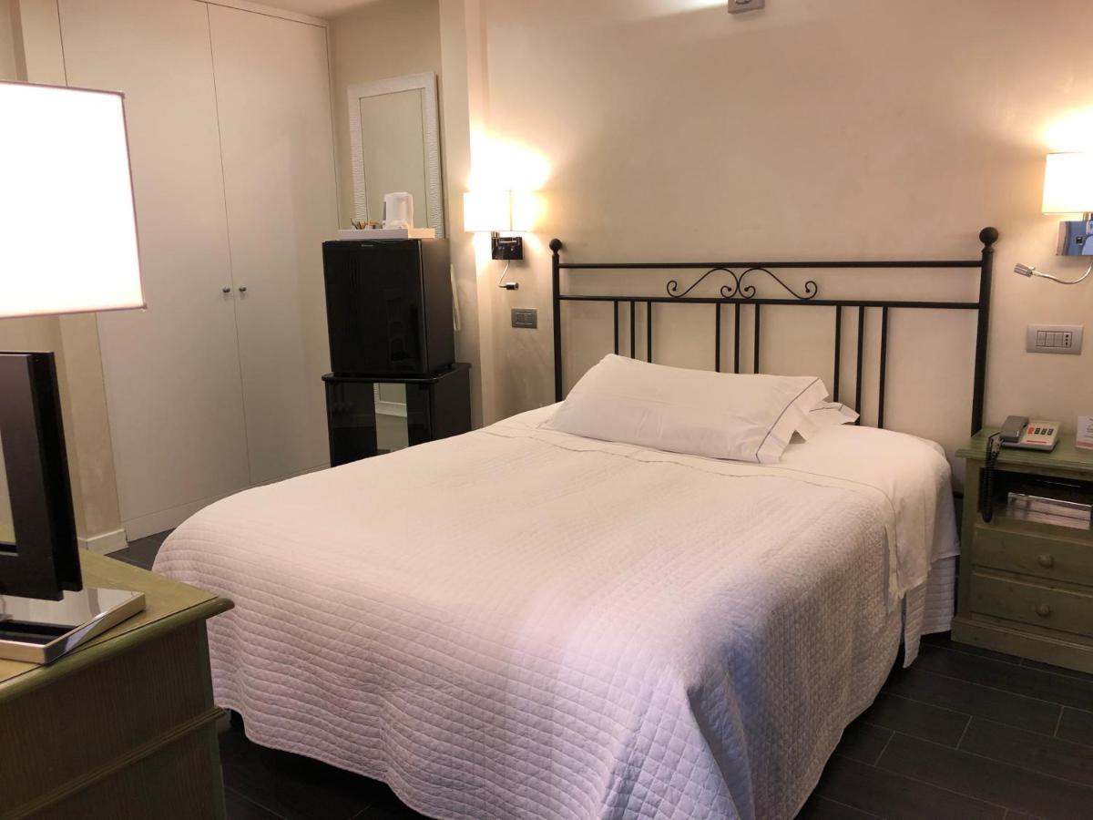 Hotel Ferro Di Cavallo パヴッロ・ネル・フリニャーノ エクステリア 写真