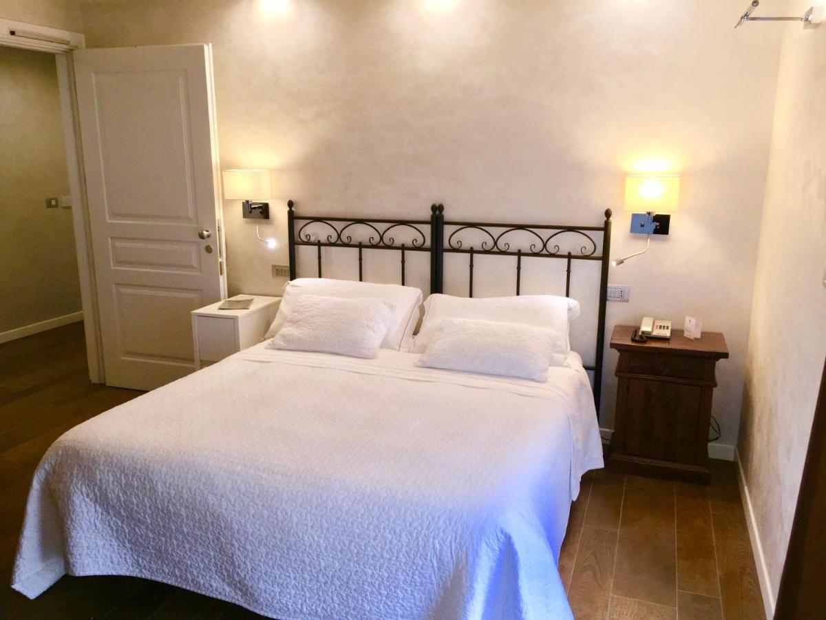 Hotel Ferro Di Cavallo パヴッロ・ネル・フリニャーノ エクステリア 写真
