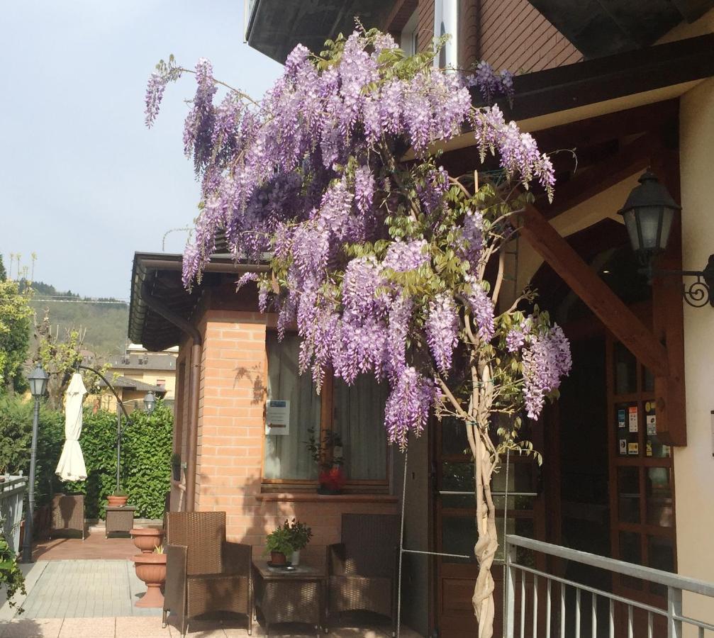 Hotel Ferro Di Cavallo パヴッロ・ネル・フリニャーノ エクステリア 写真