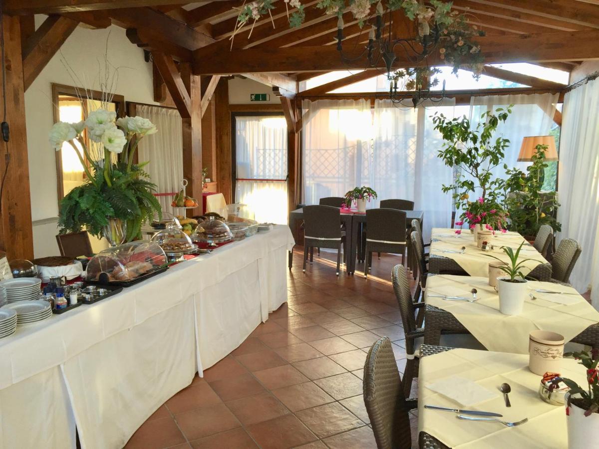 Hotel Ferro Di Cavallo パヴッロ・ネル・フリニャーノ エクステリア 写真